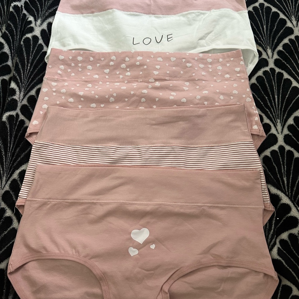 Women's Pink Heart Print Panty Set